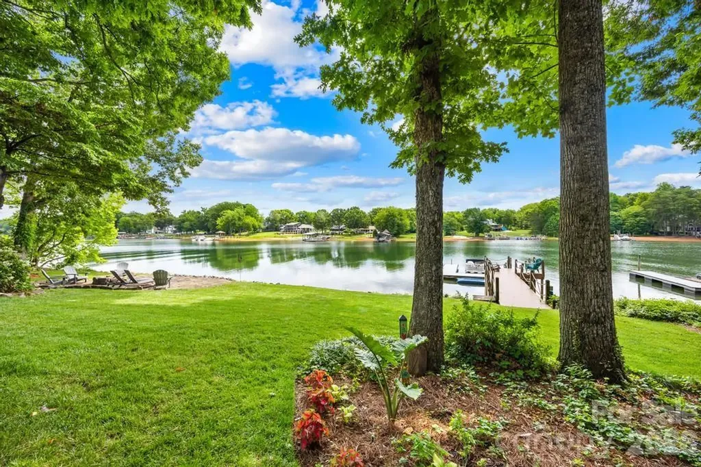 165 Woodstream Circle Mooresville NC 28117