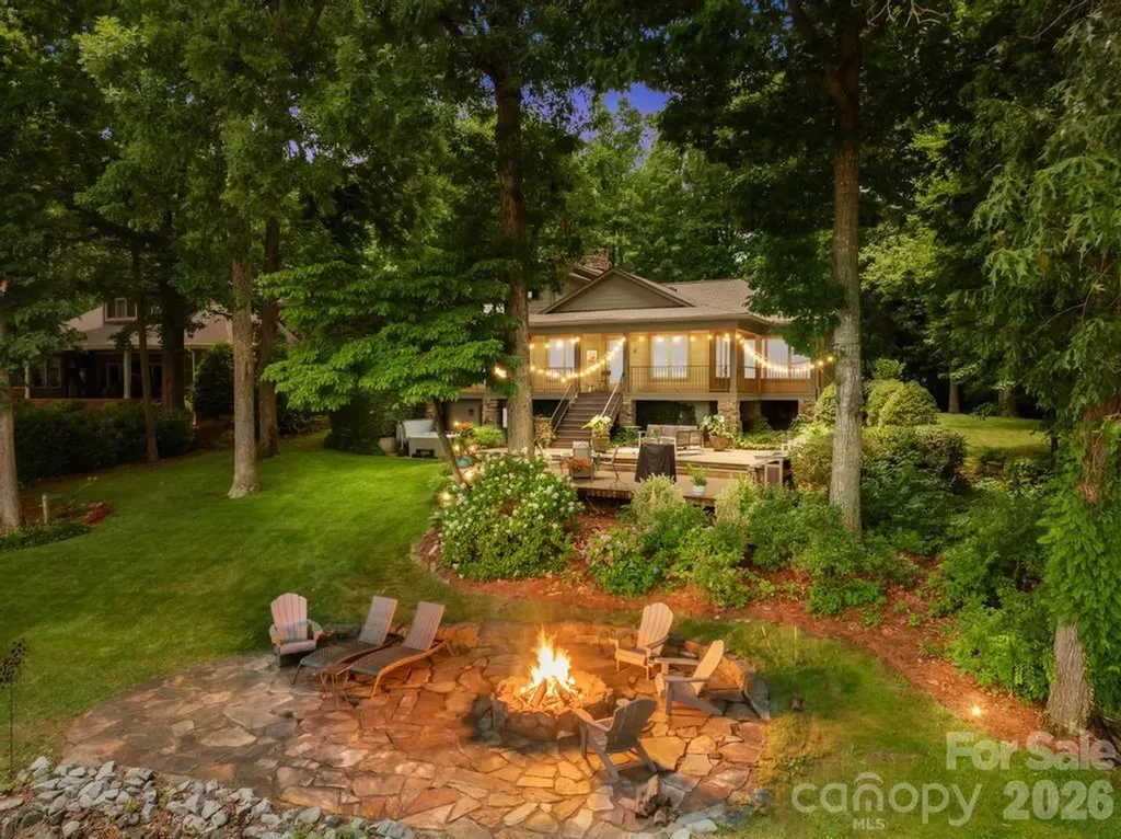 165 Woodstream Circle Mooresville NC 28117