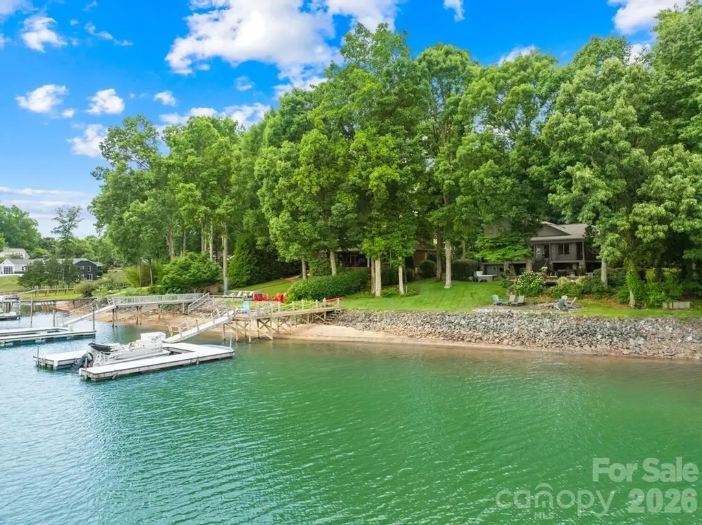 165 Woodstream Circle Mooresville NC 28117