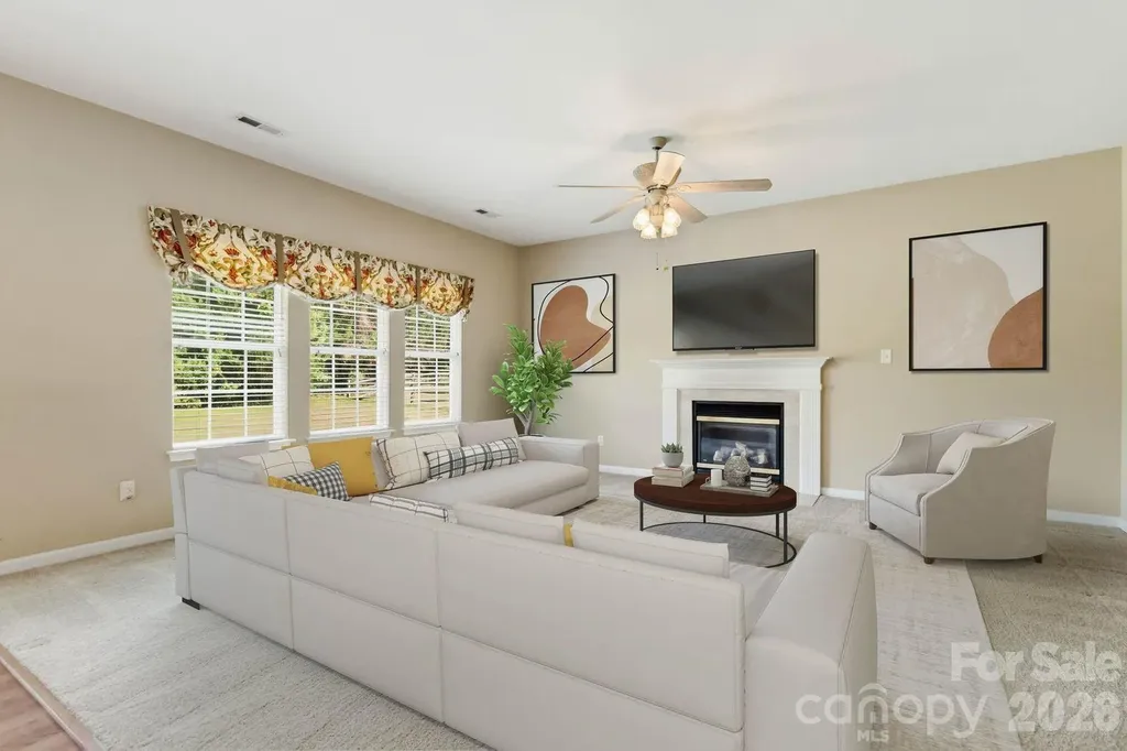 2017 Legend Creek Lane Charlotte NC 28227