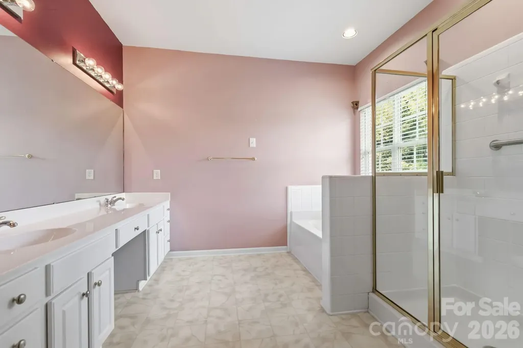 2017 Legend Creek Lane Charlotte NC 28227