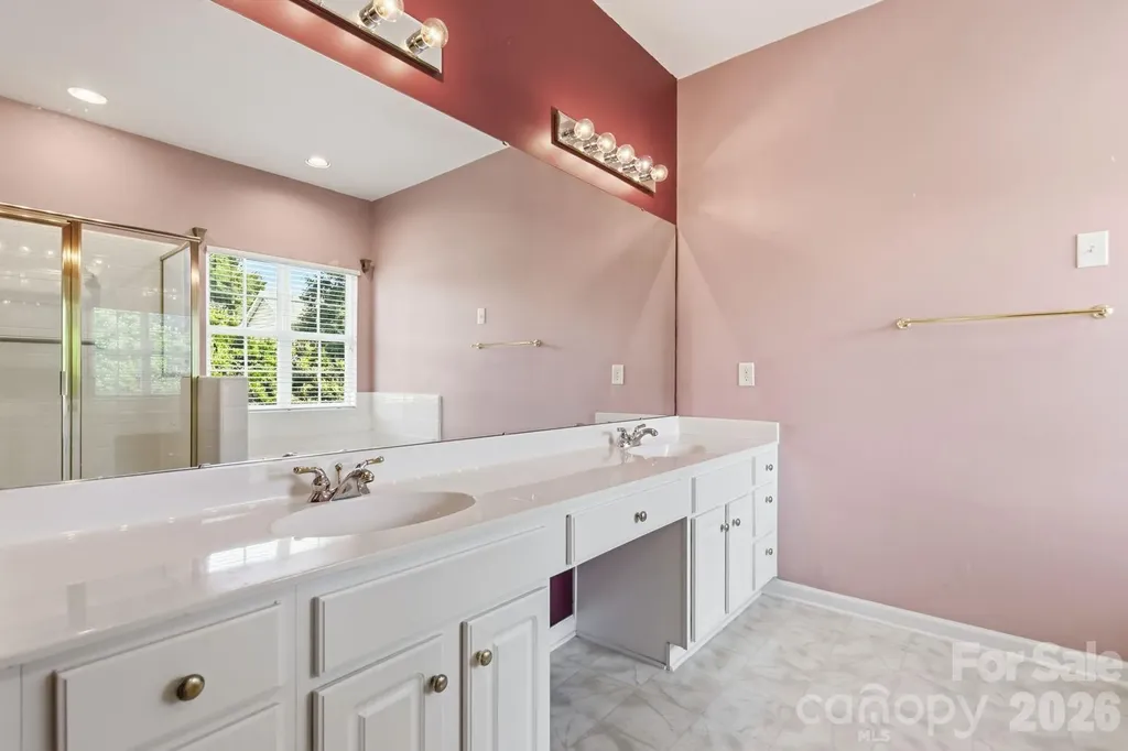 2017 Legend Creek Lane Charlotte NC 28227