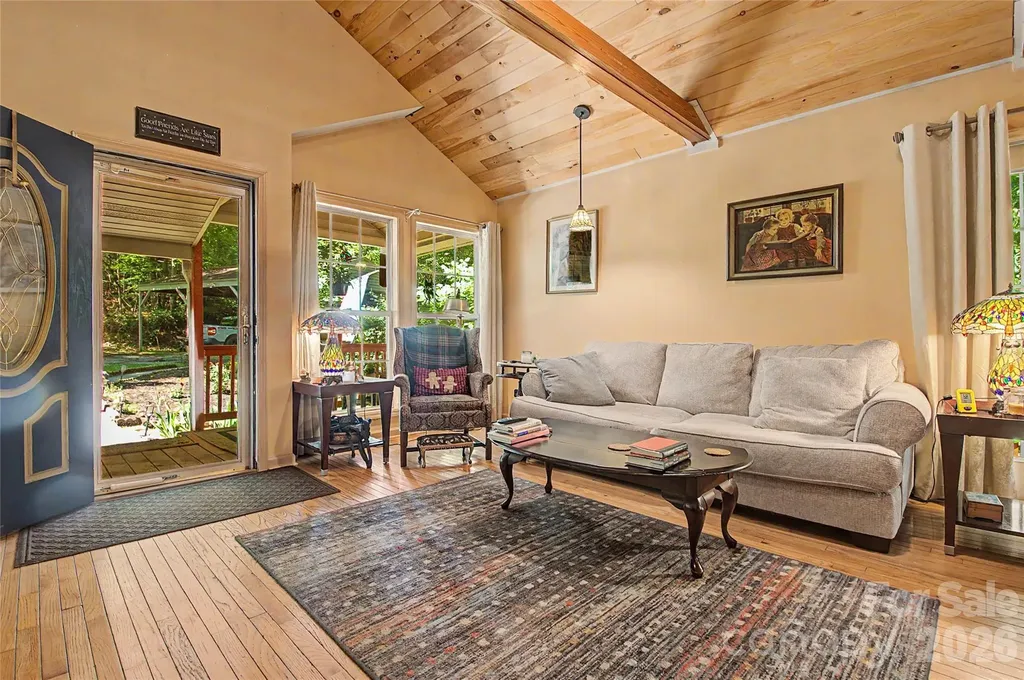 76 Winsome Trail Hendersonville NC 28739