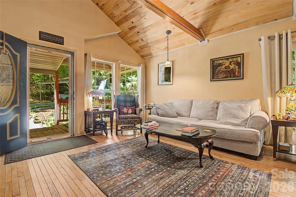 76 Winsome Trail Hendersonville NC 28739