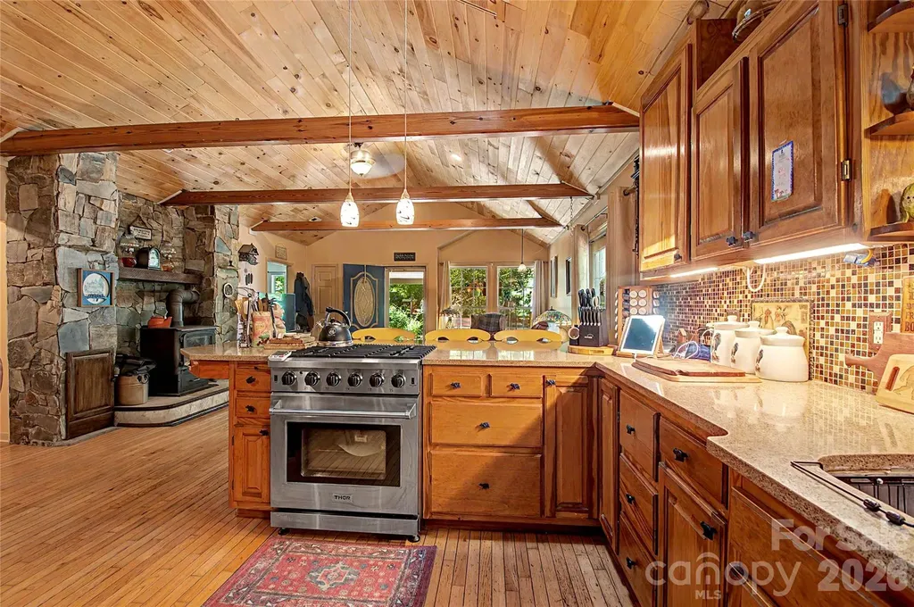 76 Winsome Trail Hendersonville NC 28739