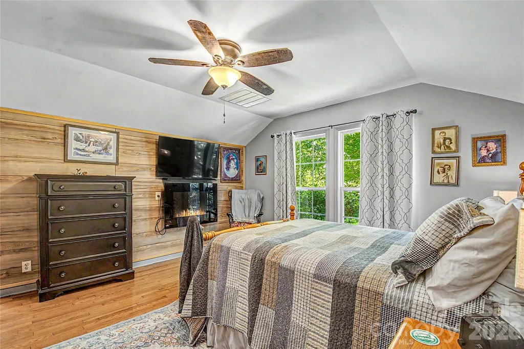 76 Winsome Trail Hendersonville NC 28739