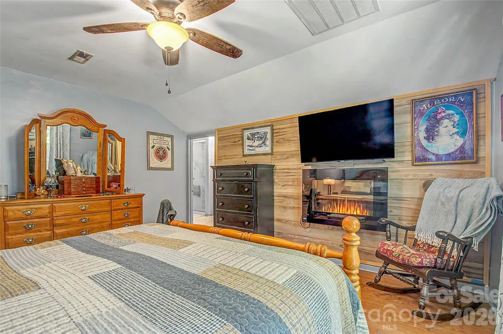 76 Winsome Trail Hendersonville NC 28739