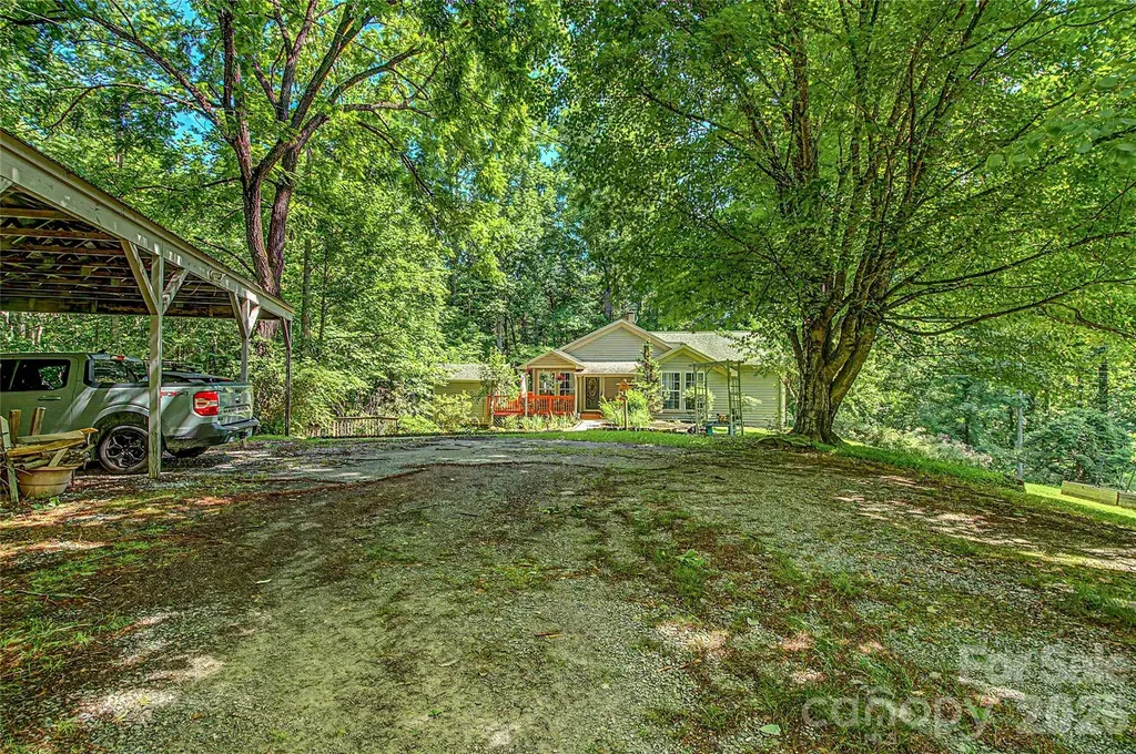 76 Winsome Trail Hendersonville NC 28739