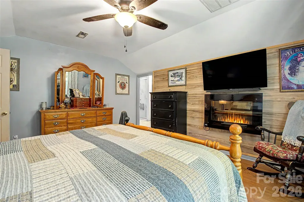 76 Winsome Trail Hendersonville NC 28739