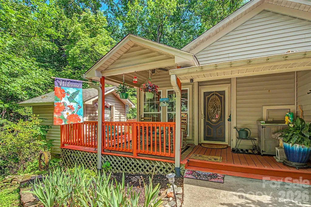 76 Winsome Trail Hendersonville NC 28739