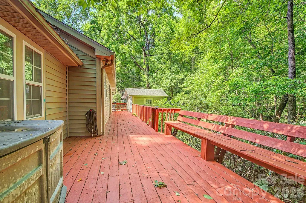 76 Winsome Trail Hendersonville NC 28739