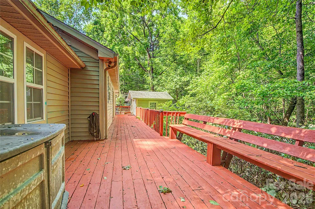 76 Winsome Trail Hendersonville NC 28739