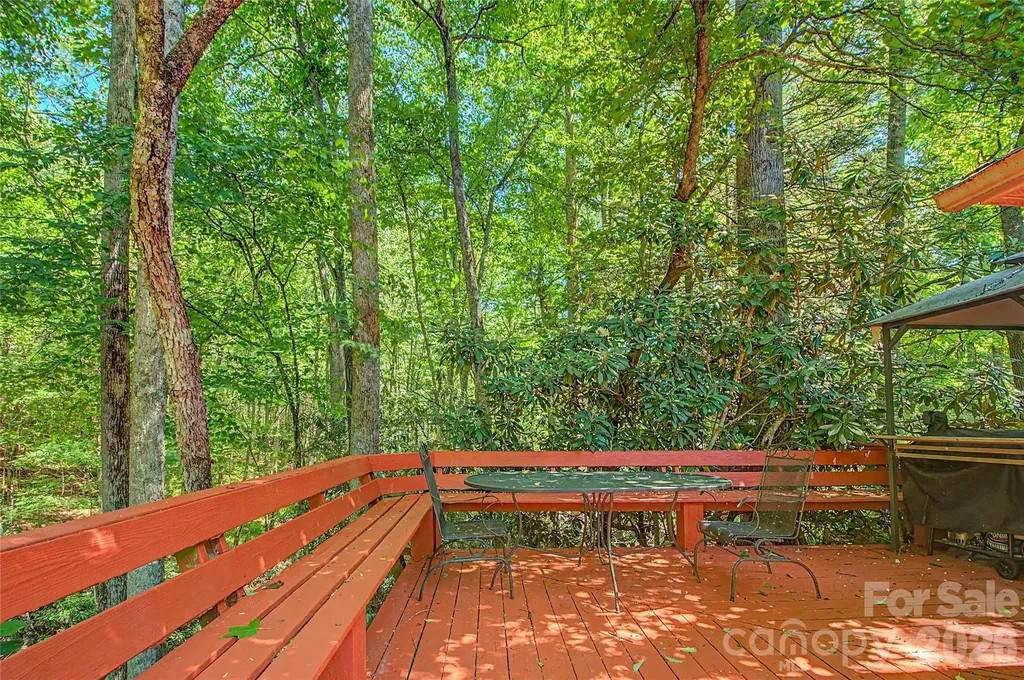 76 Winsome Trail Hendersonville NC 28739