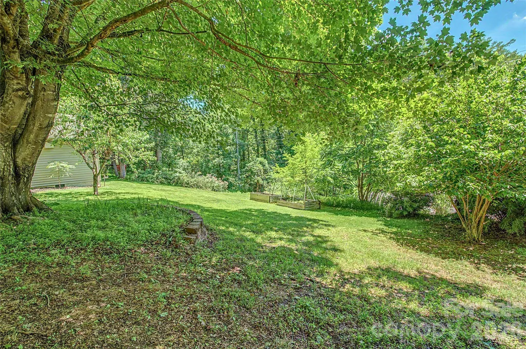76 Winsome Trail Hendersonville NC 28739