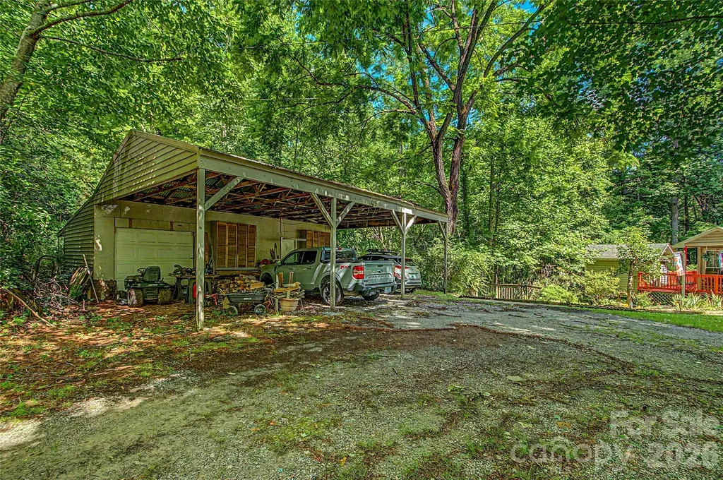 76 Winsome Trail Hendersonville NC 28739