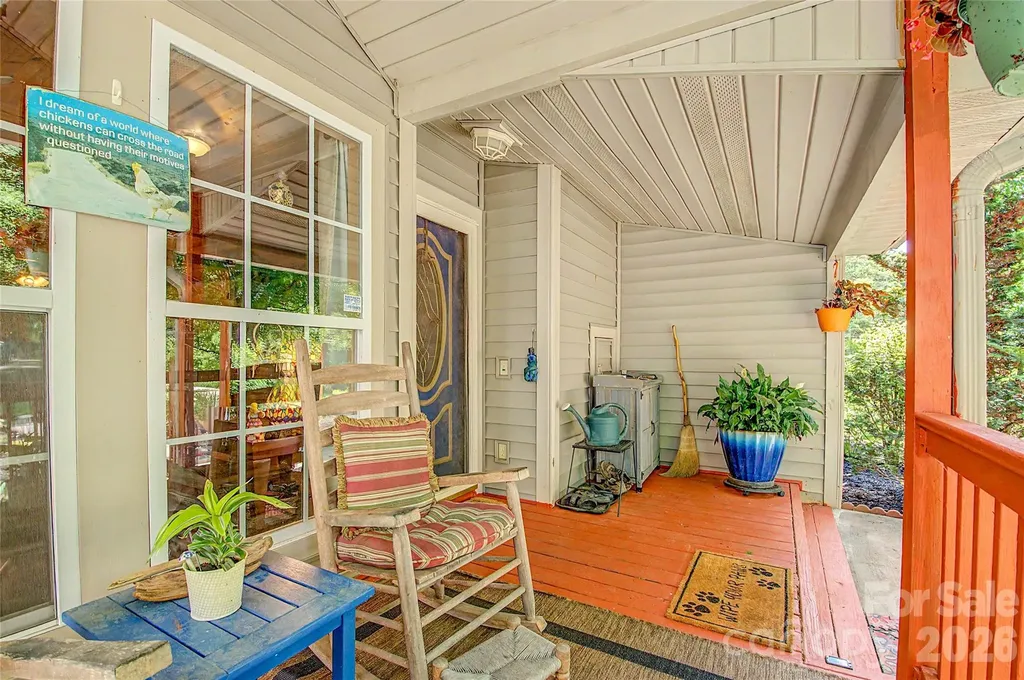 76 Winsome Trail Hendersonville NC 28739