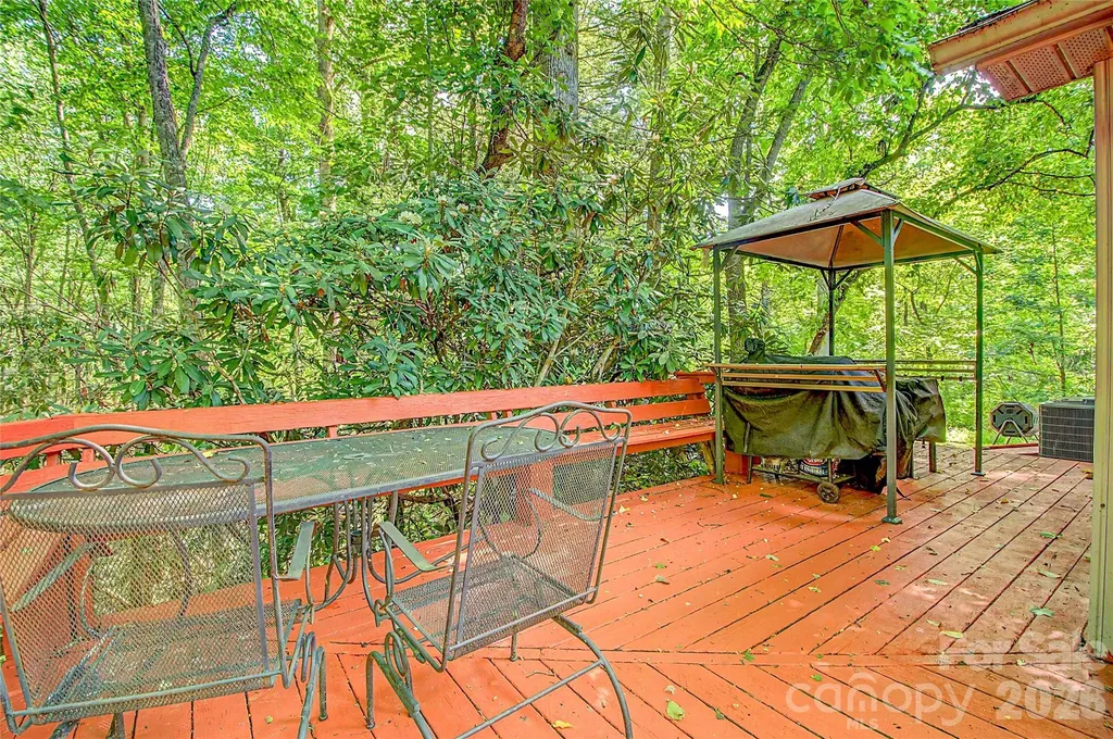 76 Winsome Trail Hendersonville NC 28739