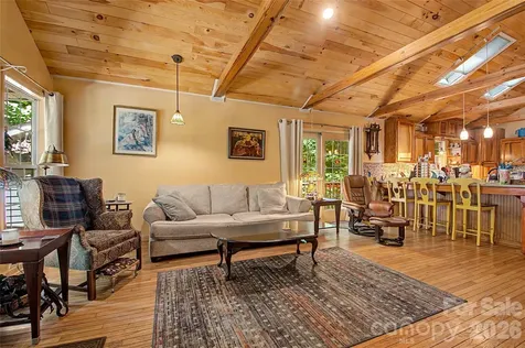 76 Winsome Trail Hendersonville NC 28739