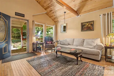 76 Winsome Trail Hendersonville NC 28739