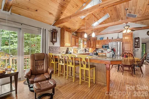 76 Winsome Trail Hendersonville NC 28739