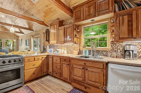 76 Winsome Trail Hendersonville NC 28739