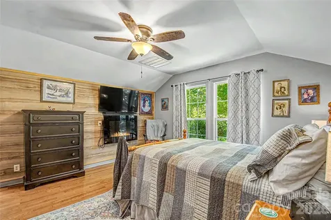 76 Winsome Trail Hendersonville NC 28739