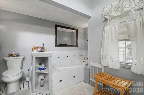 76 Winsome Trail Hendersonville NC 28739