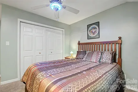 76 Winsome Trail Hendersonville NC 28739