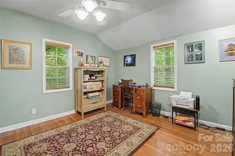 76 Winsome Trail Hendersonville NC 28739