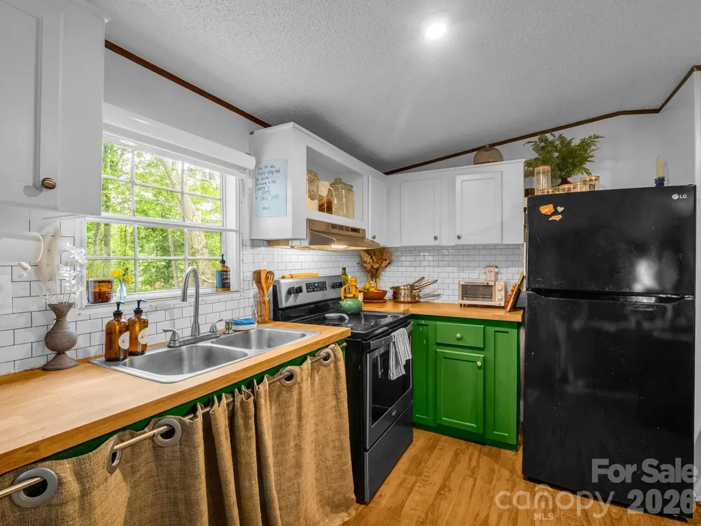 14 Penelope Street Black Mountain NC 28711