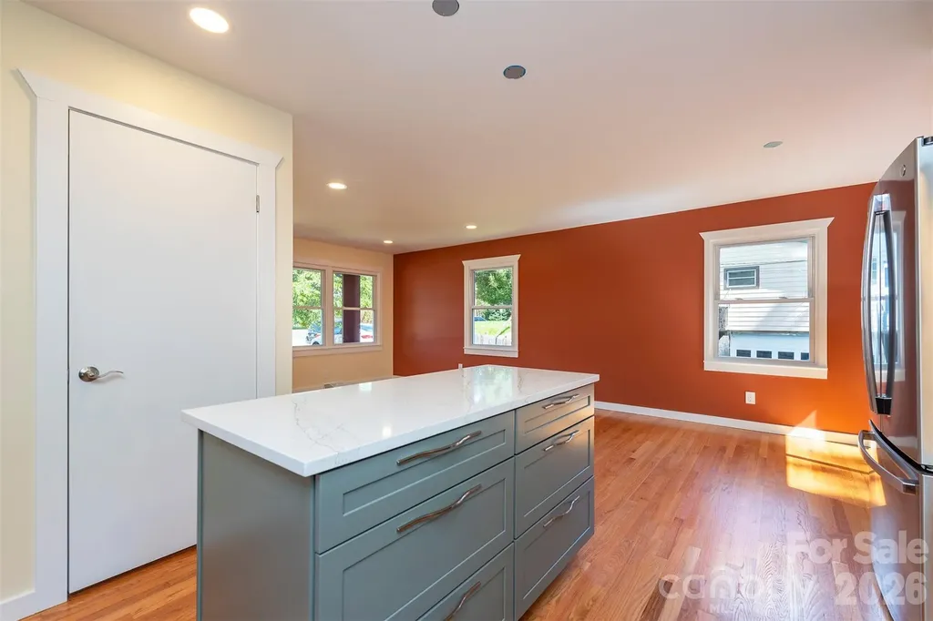 32 Harnett Street Asheville NC 28806