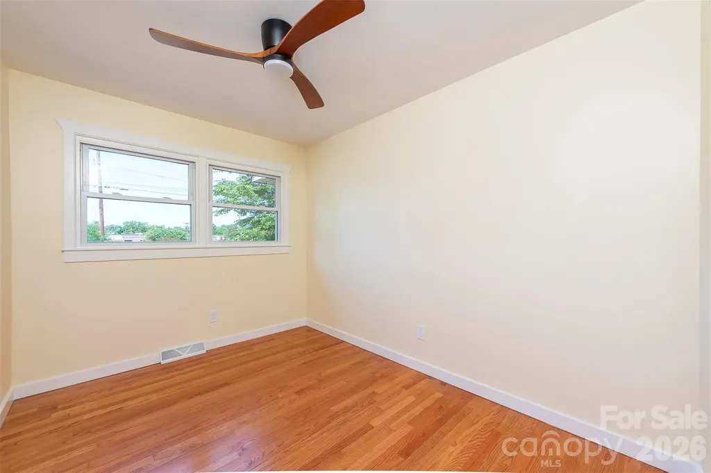 32 Harnett Street Asheville NC 28806