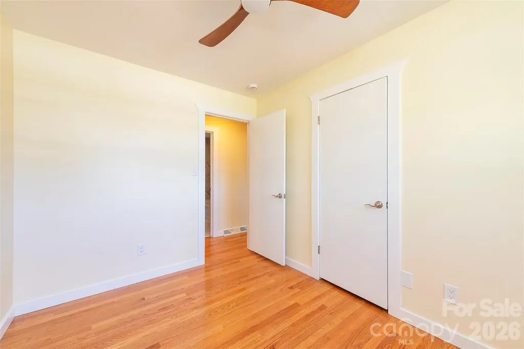 32 Harnett Street Asheville NC 28806