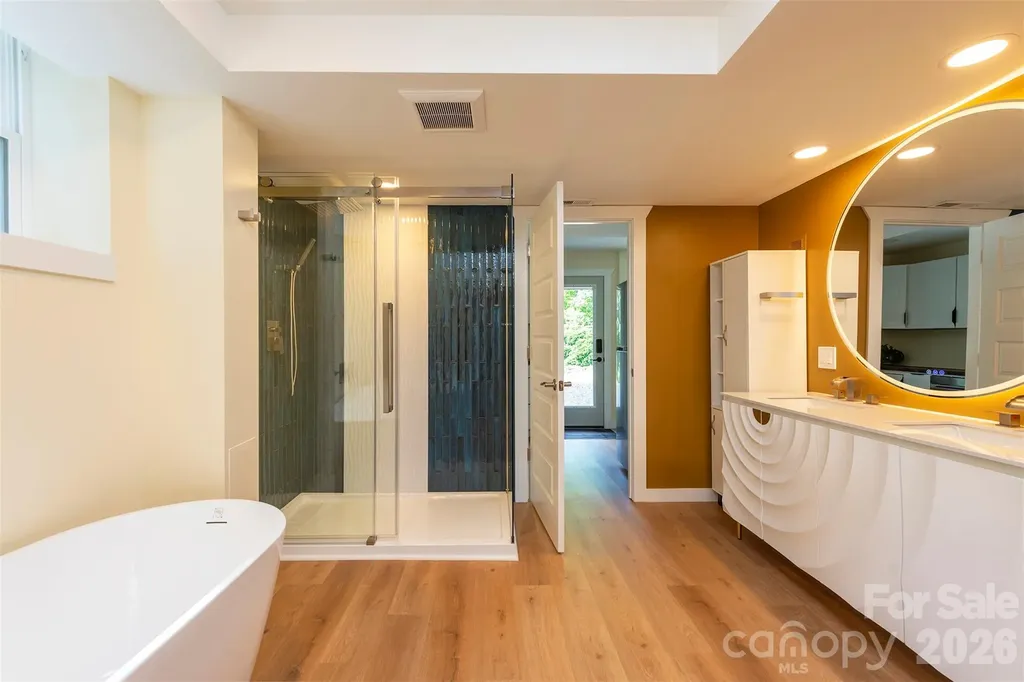 32 Harnett Street Asheville NC 28806