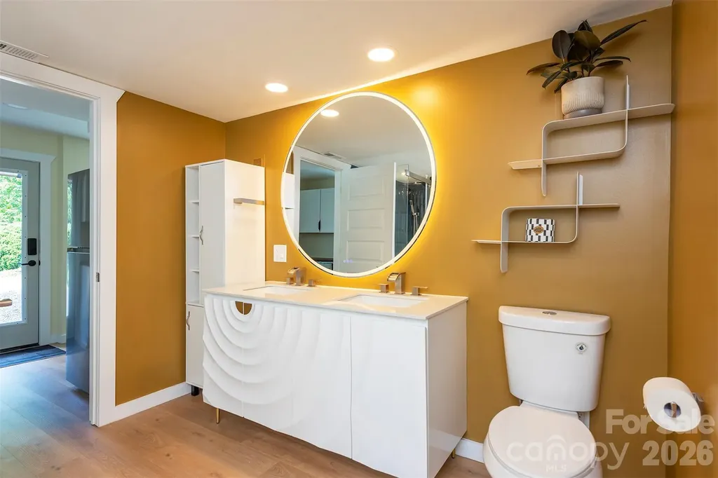 32 Harnett Street Asheville NC 28806