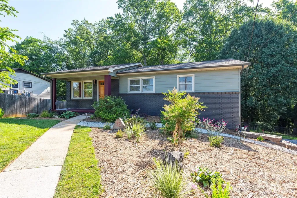 32 Harnett Street Asheville NC 28806
