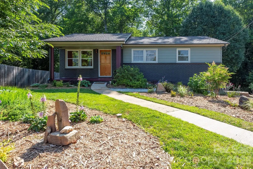 32 Harnett Street Asheville NC 28806