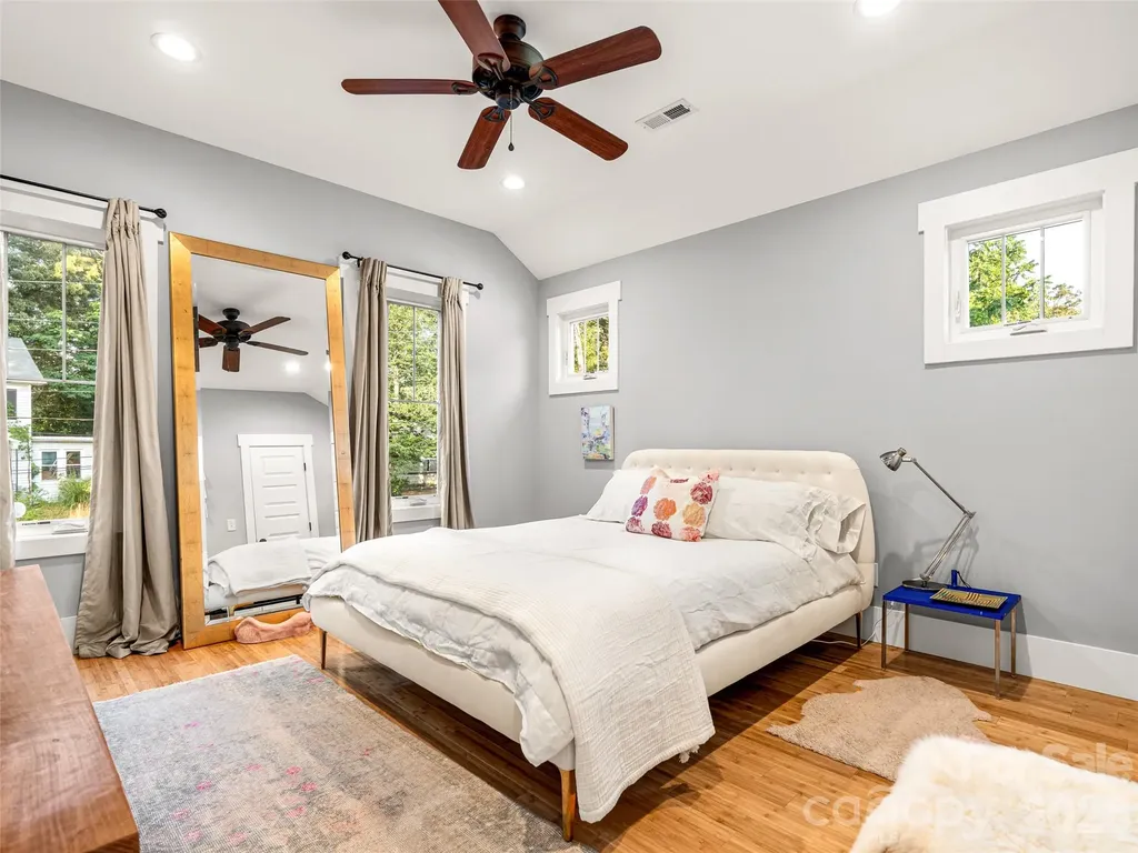 60 Mardell Circle Asheville NC 28806