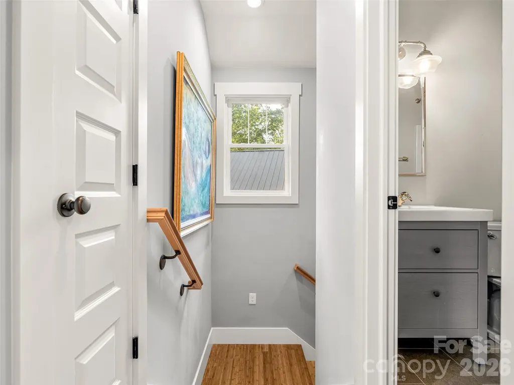 60 Mardell Circle Asheville NC 28806