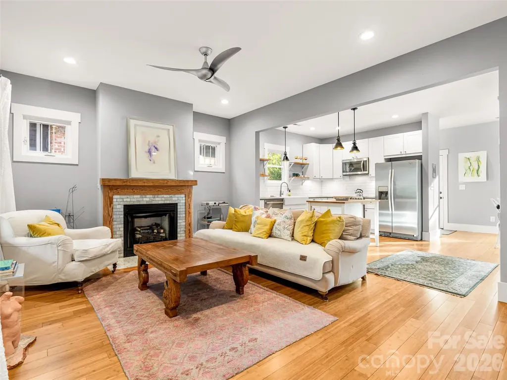 60 Mardell Circle Asheville NC 28806