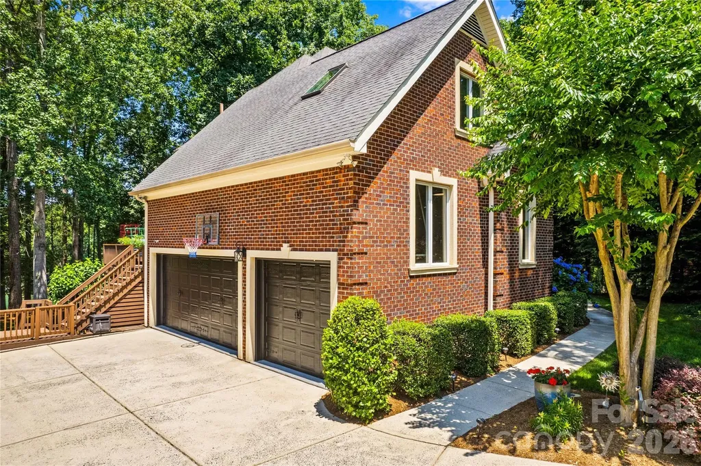 155 Lynn Cove Lane Mooresville NC 28117