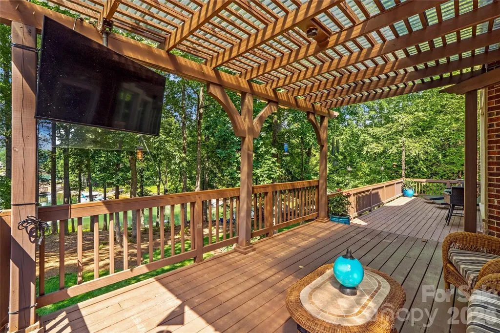155 Lynn Cove Lane Mooresville NC 28117