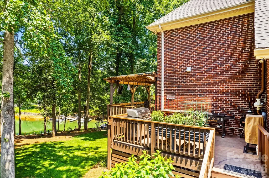 155 Lynn Cove Lane Mooresville NC 28117