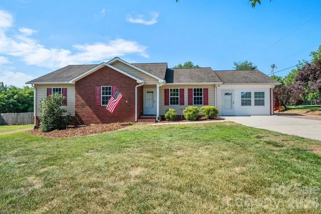 114 Glenwood Valley Drive Harmony NC 28634