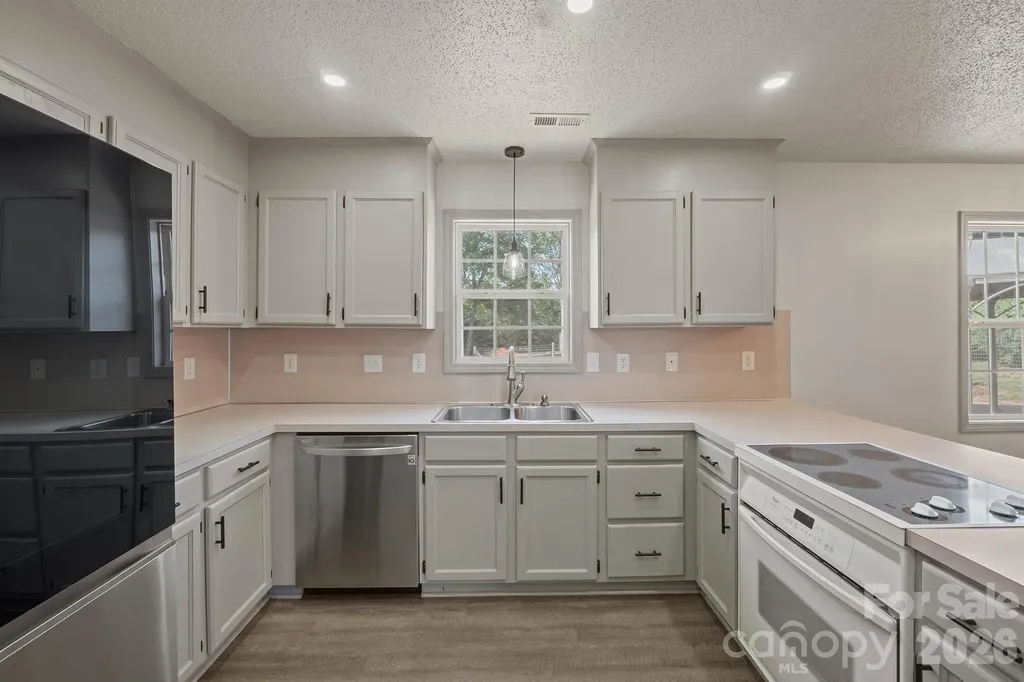 114 Glenwood Valley Drive Harmony NC 28634