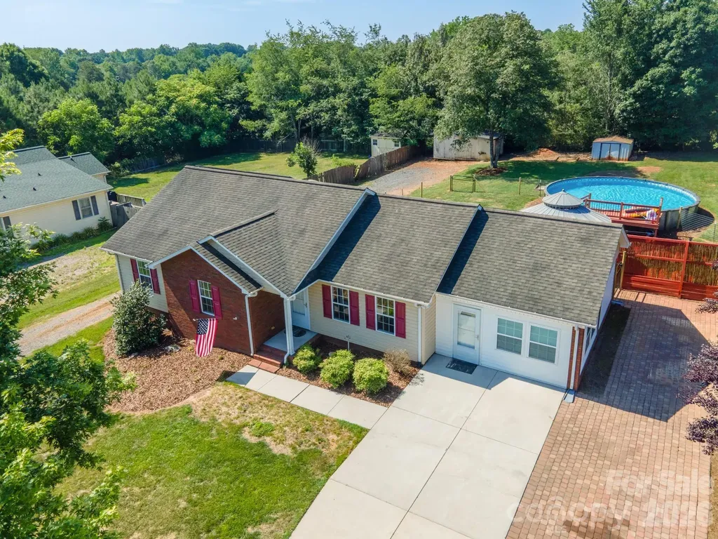 114 Glenwood Valley Drive Harmony NC 28634