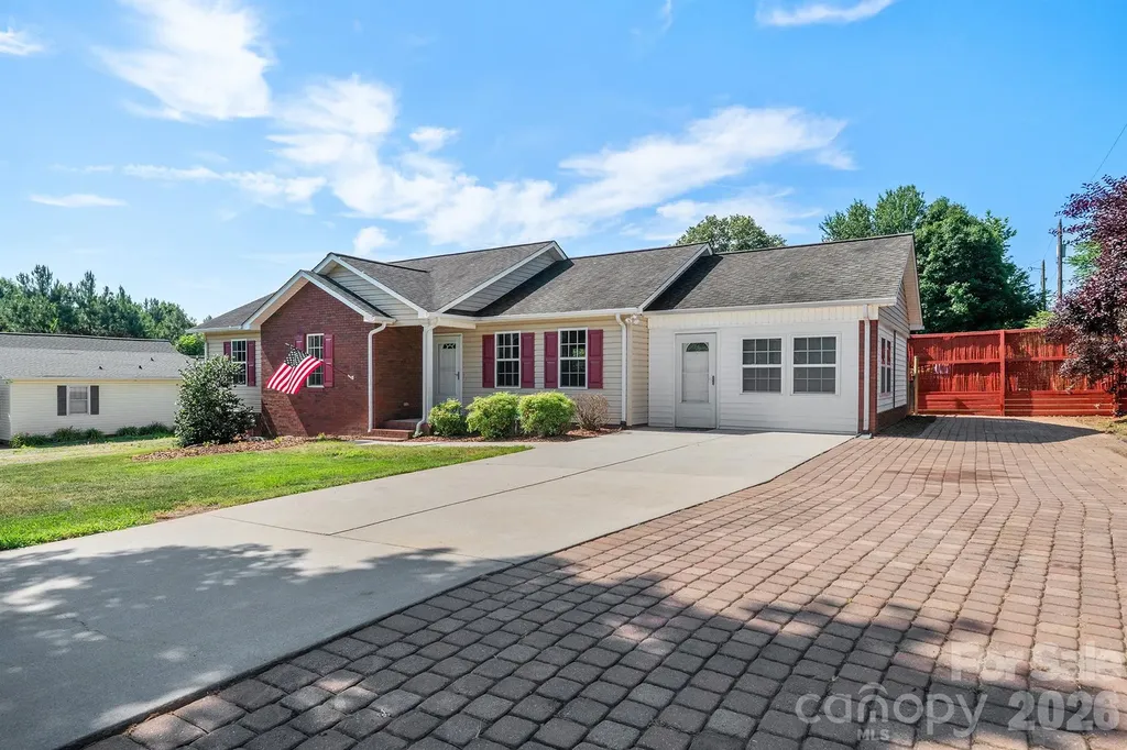 114 Glenwood Valley Drive Harmony NC 28634