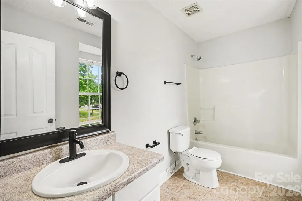 6010 Raisin Tree Lane Charlotte NC 28215