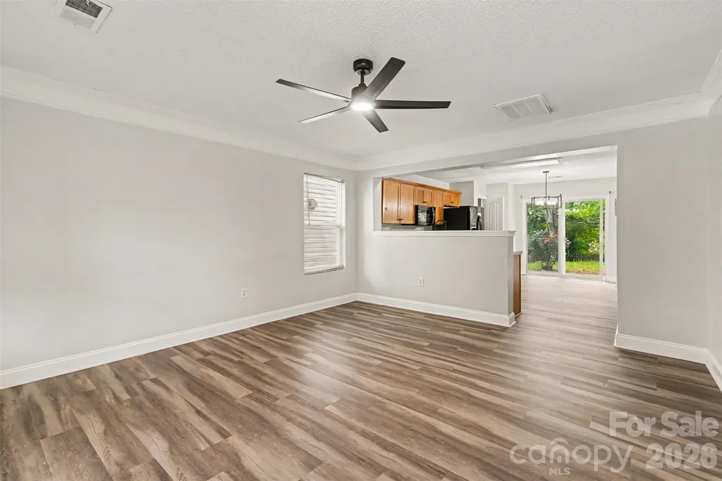 6010 Raisin Tree Lane Charlotte NC 28215