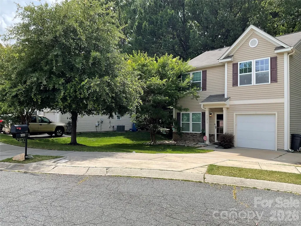 11213 Deer Stand Court Charlotte NC 28214